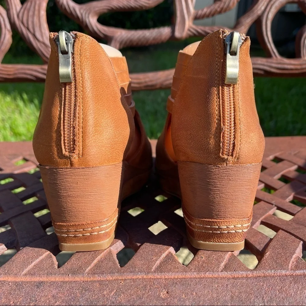 NWT Antelope N03 tamra woven leather wedge round toe closed toe pump